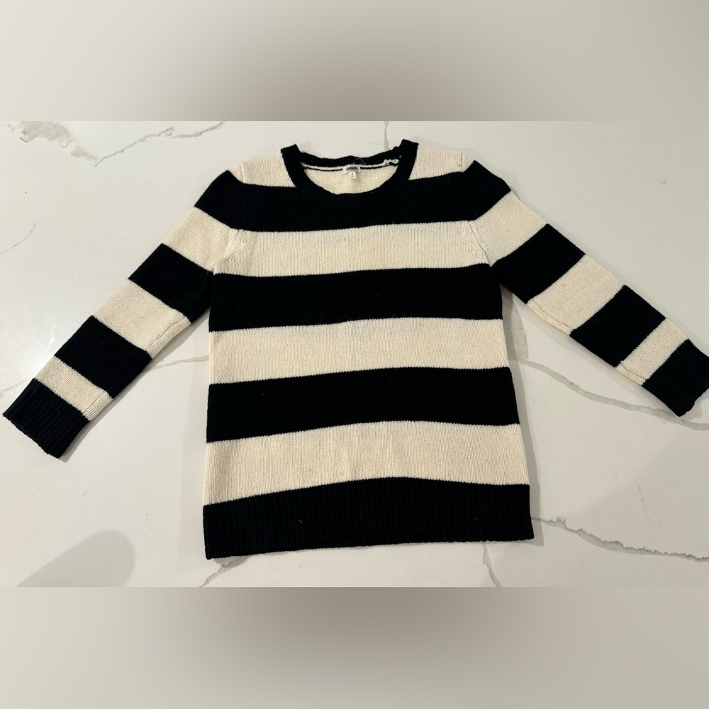 J. CREW S SWEATER 100% Lambswool